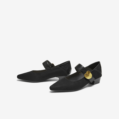 百思图2025秋季新款商场同款玛丽珍鞋时尚复古尖头女单鞋F5176CQ5