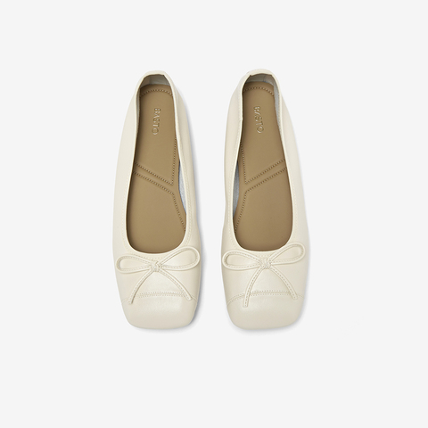 百思图2025秋季新款简约时尚蝴蝶结浅口方头女单鞋B2700CQ5