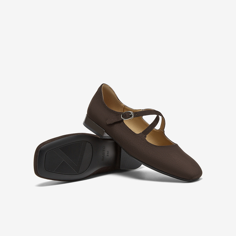 百思图2025秋季新款玛丽珍鞋时尚复古法式潮流女单鞋F3058CQ5