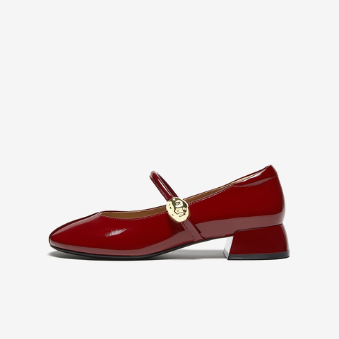 百思图2025秋季新款玛丽珍鞋时尚简约学院风女单鞋RD21RCQ5