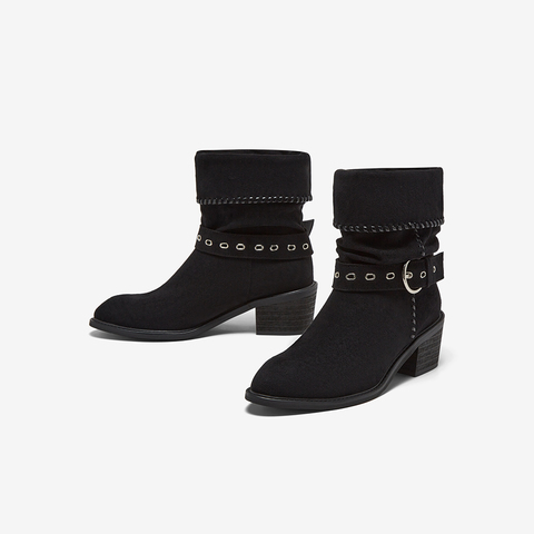 百思图2025冬季新款西部靴时尚潮流堆堆靴粗跟尖头女中靴B2732DZ5