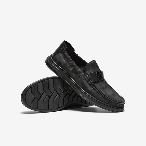 百思图2025夏季新款商场同款时尚通勤布鞋平跟男休闲鞋V6025BM5