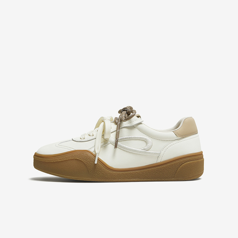 百思图2025秋季新款德训鞋时尚潮流街头运动女休闲鞋UUH01CM5