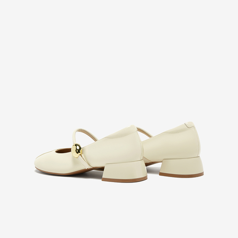 百思图2025秋季新款玛丽珍鞋时尚简约学院风女单鞋RD21RCQ5