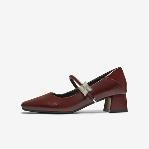 百思图2025秋季新款玛丽珍鞋时尚简约法式方头女单鞋B5287CQ5