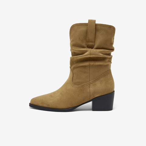 百思图2025冬季新款堆堆靴时装靴时尚潮流粗跟尖头女中靴F3061DZ5