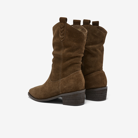 百思图2025冬季新款西部靴时尚复古潮流粗跟尖头女中靴BP107DZ5