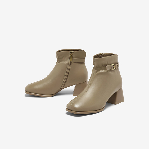 百思图2025冬季新款商场同款时装靴时尚简约通勤女短靴K5618DD5