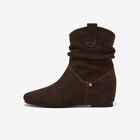 百思图2025冬季新款堆堆靴时装靴时尚潮流通勤女短靴C7022DZ5