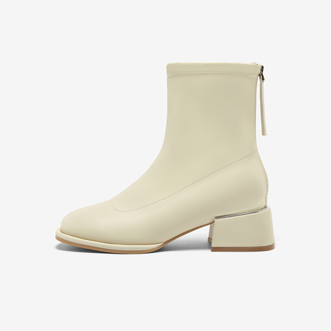 百思图2025冬季新款商场同款时装靴时尚简约通勤女中靴E5610DZ5