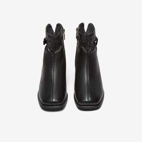 百思图2025冬季新款商场同款时装靴时尚简约通勤女短靴K5618DD5