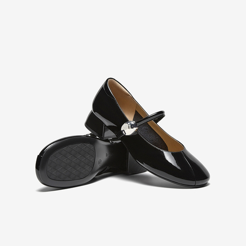 百思图2025秋季新款玛丽珍鞋时尚简约学院风女单鞋RD21RCQ5