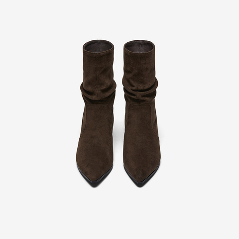 百思图2025冬季新款堆堆靴时尚复古细跟尖头女中靴K5056DZ5