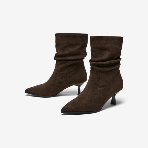 百思图2025冬季新款堆堆靴时尚复古细跟尖头女中靴K5056DZ5