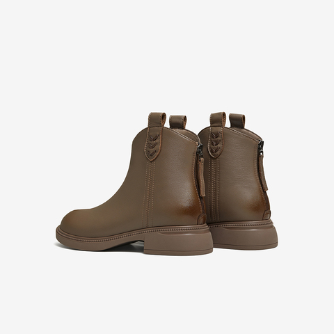 百思图2025冬季新款商场同款休闲靴时尚简约通勤女短靴G7359DD5