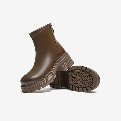 百思图2025冬季新款时装靴简约通勤粗跟女短靴BV316DD5