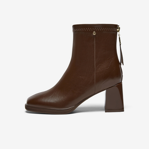 百思图2025冬季新款商场同款时装靴简约通勤粗跟女短靴F2091DD5