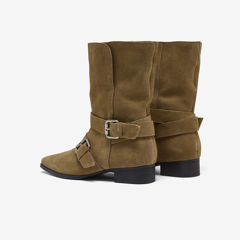 百思图2025冬季新款西部靴时尚复古户外粗跟尖头女中靴K5053DZ5