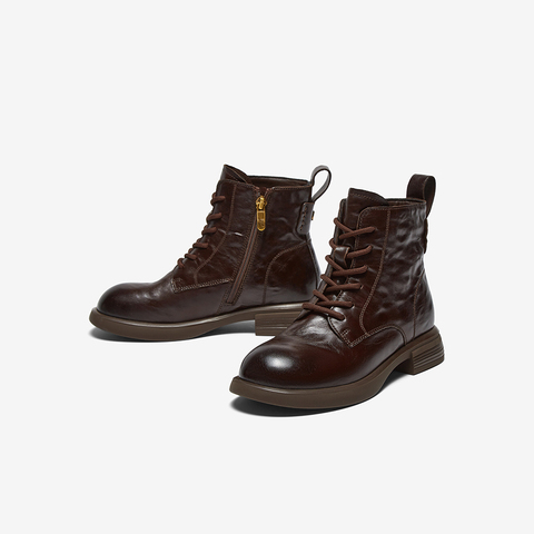 百思图2025冬季新款商场同款马丁靴时尚简约户外女短靴W8268DD5