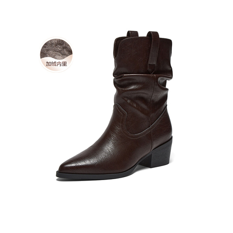 百思图2025冬季新款堆堆靴时装靴时尚潮流粗跟尖头女中靴F3061DZ5