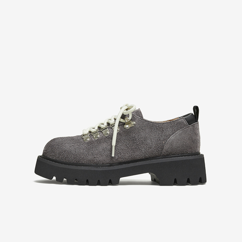 百思图2025秋季新款牛津鞋时尚复古学院风粗跟女单鞋UFW08CM5