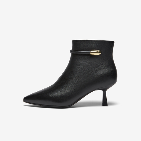 百思图2025冬季新款商场同款时装靴简约细跟尖头女短靴K5035DD5