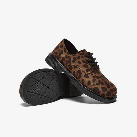 百思图2025秋季新款牛津鞋时尚简约复古通勤女单鞋D3519CM5