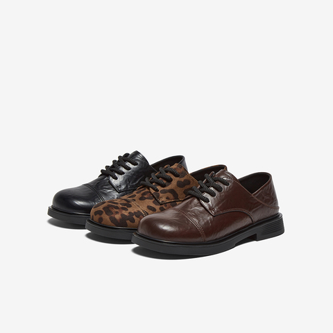 百思图2025秋季新款牛津鞋时尚简约复古通勤女单鞋D3519CM5