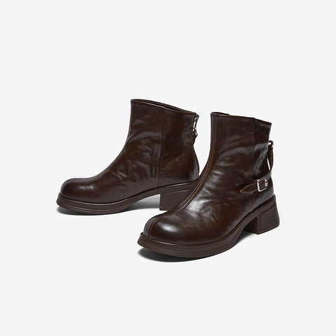 百思图2025冬季新款商场同款时装靴时尚简约粗跟女短靴UYM01DD5