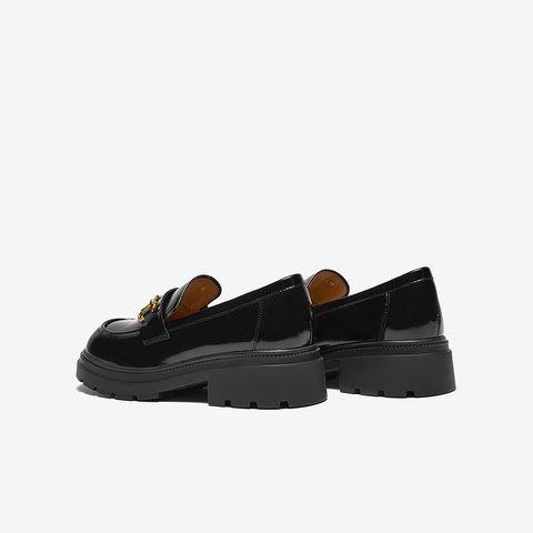 百思图2025秋季新款乐福鞋时尚复古通勤学院风女单鞋TFW04CA5