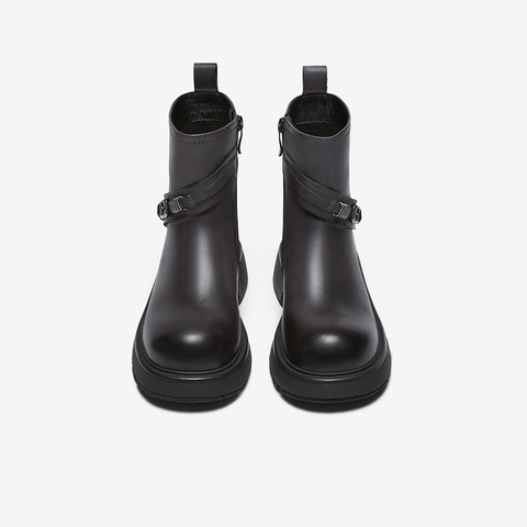 百思图2025冬季新款商场同款休闲靴简约潮流女短靴H6816DD5