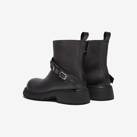 百思图2025冬季新款商场同款休闲靴简约潮流女短靴H6816DD5