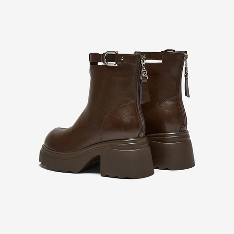 百思图2025冬季新款时装靴时尚潮流通勤粗跟女短靴F2012DD5