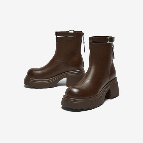 百思图2025冬季新款时装靴时尚潮流通勤粗跟女短靴F2012DD5