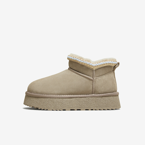 百思图2025冬季新款雪地靴时尚简约户外休闲女短靴L1128DD5