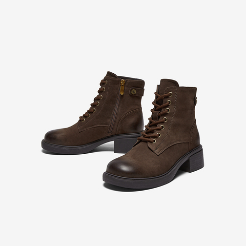 百思图2025冬季新款商场同款马丁靴时尚潮流街头女短靴UWQ01DD5