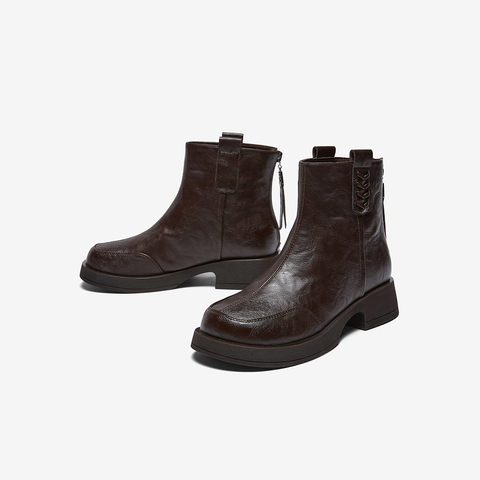 百思图2025冬季新款商场同款休闲靴简约通勤女短靴F6111DD5