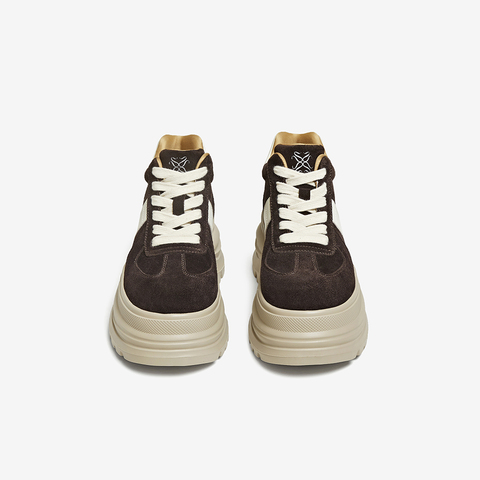 百思图2025冬季新款休闲靴时尚潮流户外运动女短靴CV258DD5