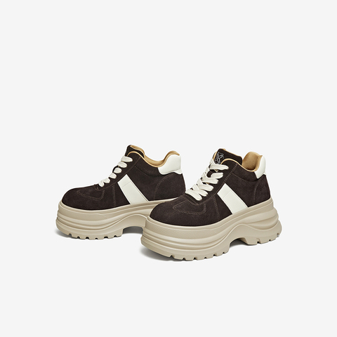 百思图2025冬季新款休闲靴时尚潮流户外运动女短靴CV258DD5