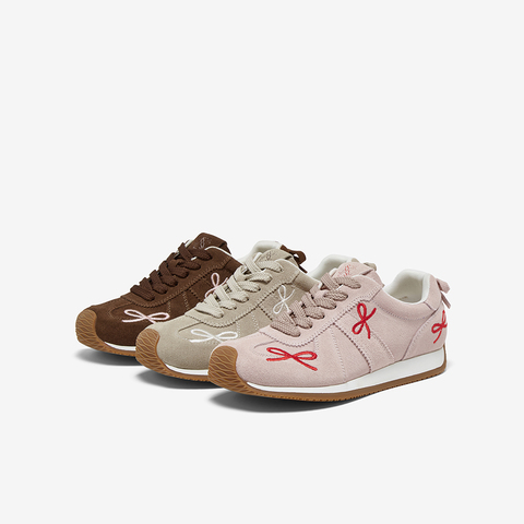 百思图2025秋季新款德训鞋时尚潮流复古女休闲鞋WX681CM5