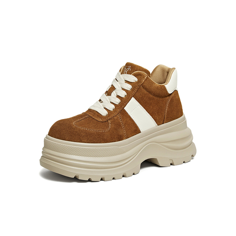百思图2025冬季新款休闲靴时尚潮流户外运动女短靴CV258DD5