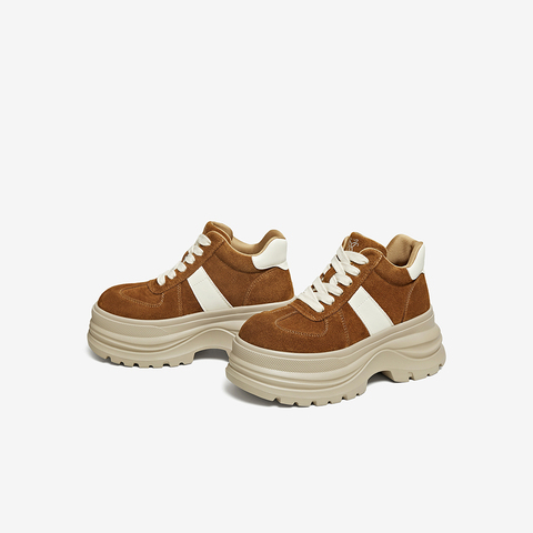 百思图2025冬季新款休闲靴时尚潮流户外运动女短靴CV258DD5