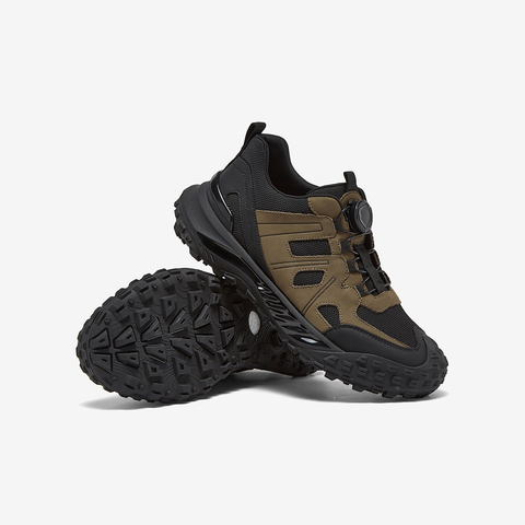 百思图2025秋季新款时尚街头潮流户外运动男休闲鞋YM001CM5