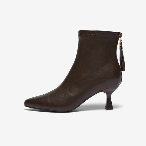 百思图2025冬季新款时装靴时尚简约通勤细高跟尖头女短靴F5316DD5