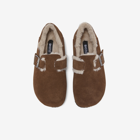 百思图2025冬季新款勃肯鞋时尚复古休闲加绒保暖女单鞋P8301DM5