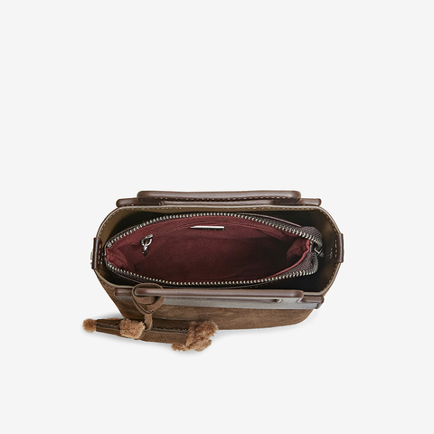 百思图2025冬季新款商场同款手提包时髦复古单肩斜挎包女TY092DX5