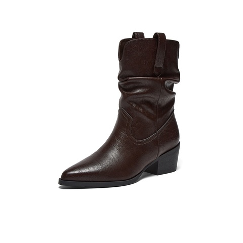 百思图2025冬季新款堆堆靴时装靴时尚潮流粗跟尖头女中靴F3061DZ5