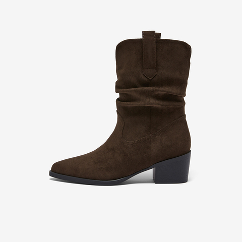 百思图2025冬季新款堆堆靴时装靴时尚潮流粗跟尖头女中靴F3061DZ5