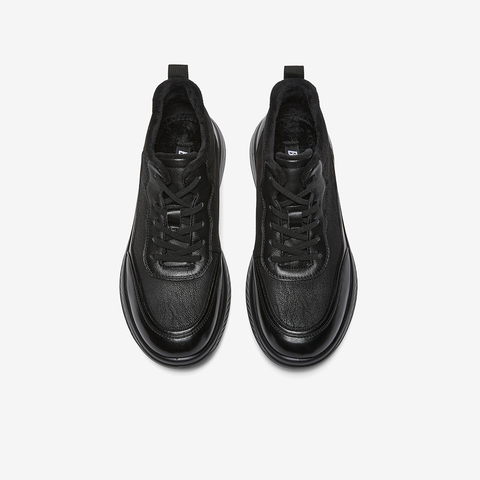 百思图2025冬季新款商场同款简约户外男休闲运动鞋92M27DM5