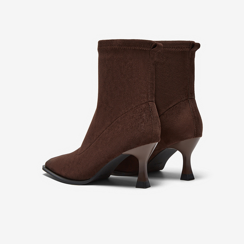 百思图2025冬季新款弹力靴时尚简约通勤细高跟女中靴B7081DZ5